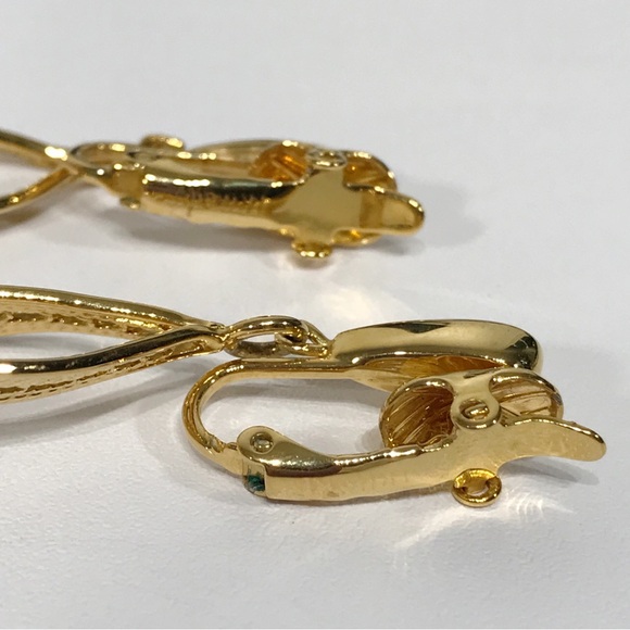 Vintage Trifari Gold Toned Filigree Earrings Clip On Dangle Drop Estate Large 2" - Picture 12 of 14